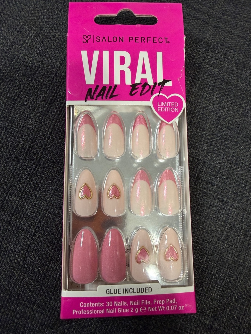 Salon Perfect Viral Nail Edit Pink Heart Press-On Nails